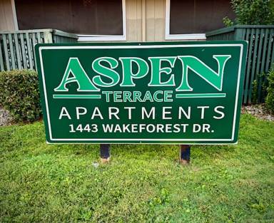 Main picture of 1443 Wake Forest Dr