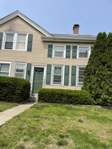 Main picture of 52 River St