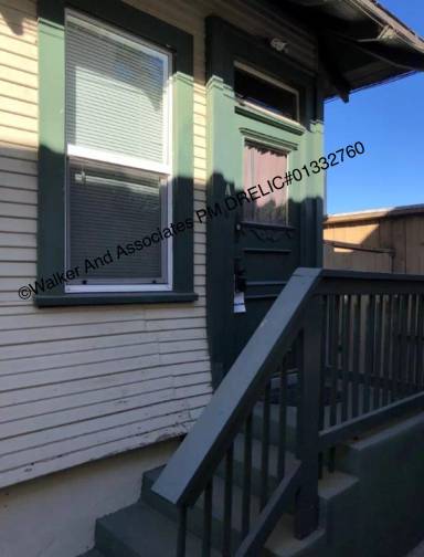 Main picture of 415 S Broadway