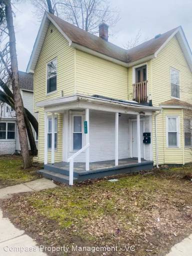 Main picture of 1045 Alpine Ave NW