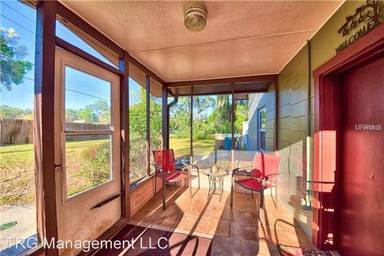 Main picture of 4365 NE 7th St