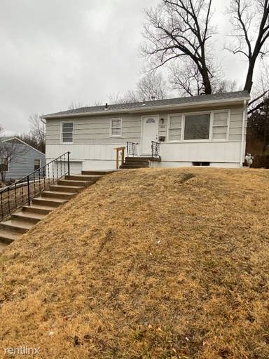 Main picture of 3806 E 69th St