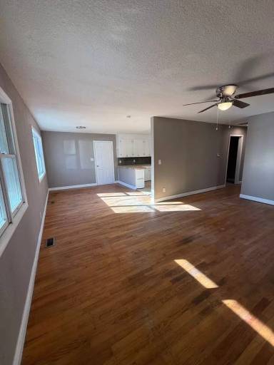 Main picture of 1535 E Talmage St