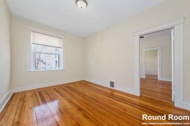 Main picture of 18 Brackett St