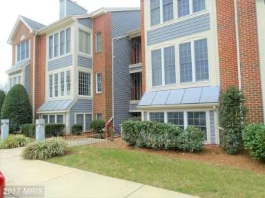 Main picture of 2711 Summerview Way