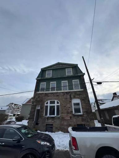 Main picture of 308 Bessemer Ave