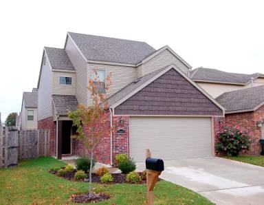 Main picture of 2627 N Miranda Ave