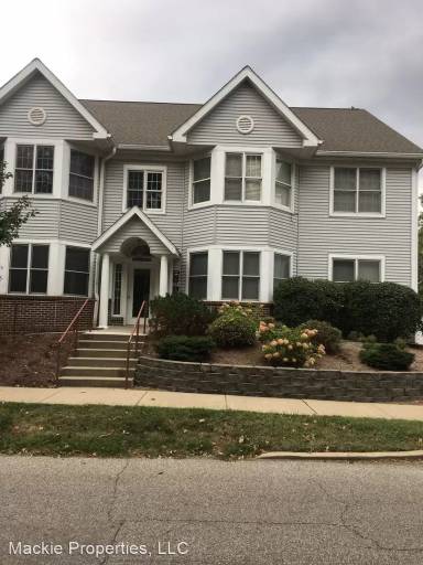 Main picture of 365 S Madison St