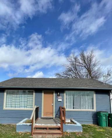 Main picture of 2409 Applegate Ave