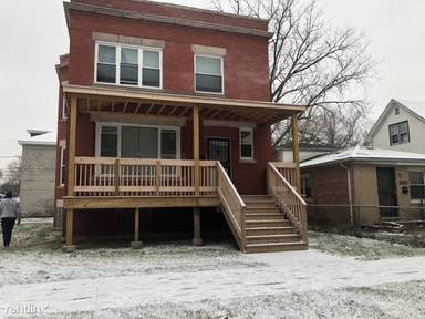 Main picture of 301 W 109th Pl
