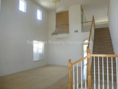 Main picture of 717 Round Hill Dr