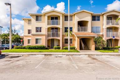 Main picture of The Oaks At North Miami