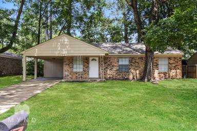 Main picture of 3020 Normandy Dr