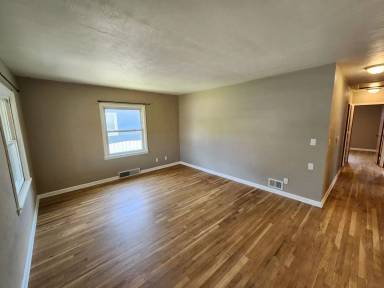 Main picture of 523 W 31st St
