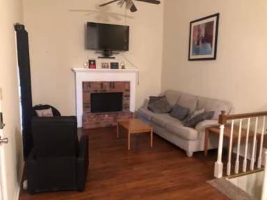 Main picture of 100 Teal Ln