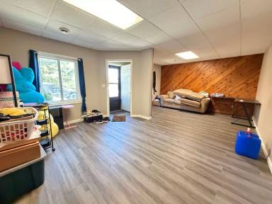 Main picture of 1701 Baxter Ave