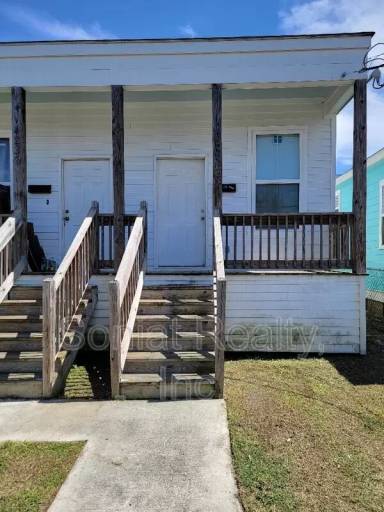 Main picture of 4233 Hollygrove St