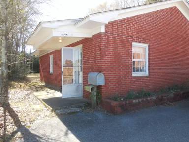 Main picture of 1105 10th Ave