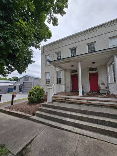 Main picture of 212 E Wythe St