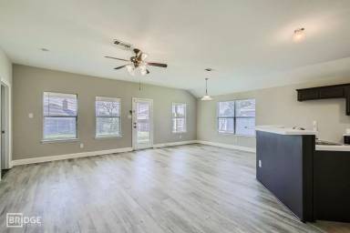 Main picture of 926 Abigale Ln