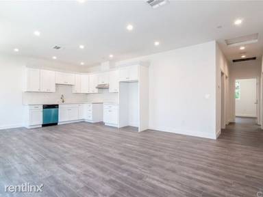 Main picture of 534 W 14th St