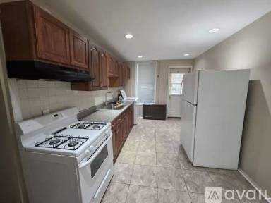 Main picture of 19 Orient Ave