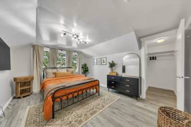 Main picture of 3243 4th Ave