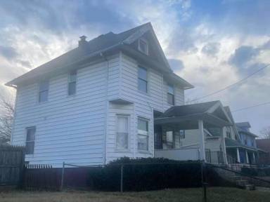 Main picture of 921 Islington St