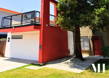 Main picture of 1223 W 37th Pl