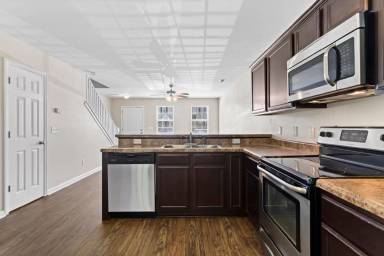 Main picture of 101 - 109 Virginias Landing Ct