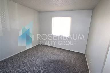 Main picture of Woodglen Square