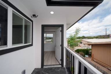 Main picture of 98-352 Pono St