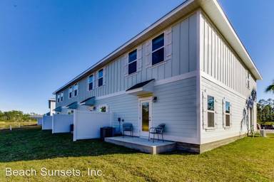 Main picture of 64 Crossing Ln