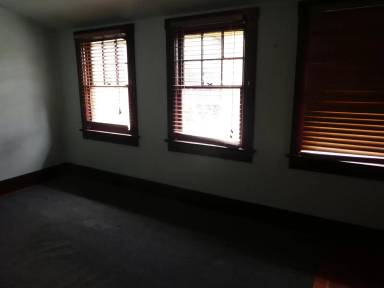 Main picture of 5517 N Commercial Ave