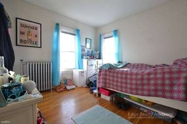 Main picture of 200 Market St