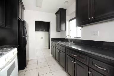 Main picture of 3431 W 63rd St