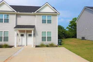 Main picture of 228 Lincoln Dr