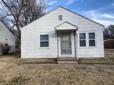 Main picture of 848 S Crestway St