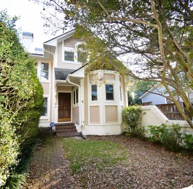Main picture of 741 Victorian Pl