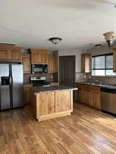 Main picture of 683 Countryside Ave