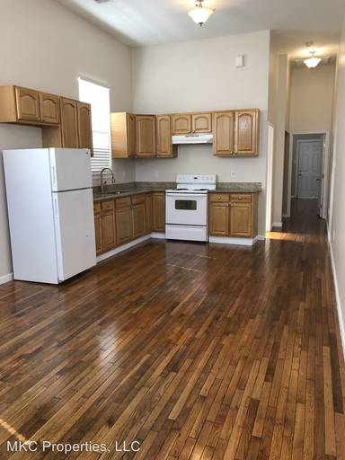Main picture of 2826 Palmyra St