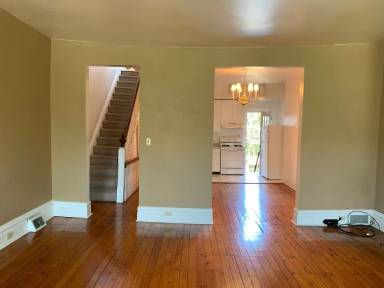 Main picture of 5429 Howe St