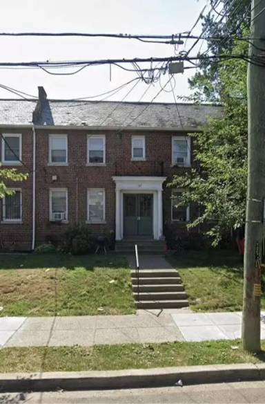 Main picture of 169 36th St NE