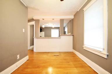 Main picture of 2322 S 33rd St