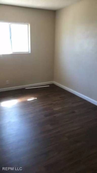 Main picture of 4920 E Owens Ave