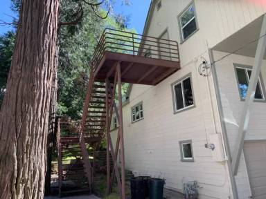 Main picture of 736 Rocky Loop