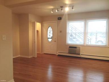 Main picture of 4700 N Ashland Ave