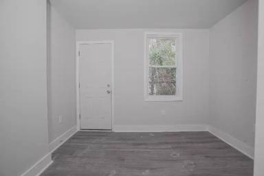 Main picture of 2616 N Chadwick St