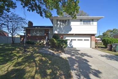 Main picture of 8751 Brent Dr