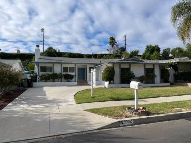 Main picture of 23932 Oxnard St